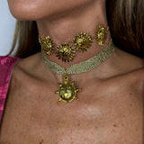 CHOKER DOURADO JOANINHA