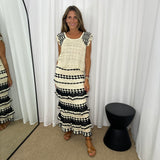 CONJUNTO TOP E SAIA CROCHET CRU E PRETO