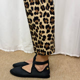 CALÇAS ANIMAL PRINT COM BORDADOS