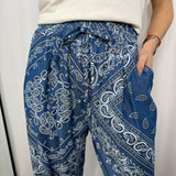 CALÇAS BANDANAS AZUL