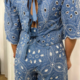CONJUNTO AZUL JEANS COM BORDADOS