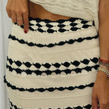 CONJUNTO TOP E SAIA CROCHET CRU E PRETO