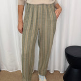 CALÇAS BAGGY ESPIGA BEGE E VERDE