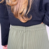 BF - CALÇAS VERDE COM RISCAS