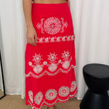 CONJUNTO TOP E SAIA VERMELHO COM BORDADOS