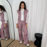 COLETE RISCAS LILÁS E CORAL