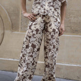 CONJUNTO BLUSA E CALÇAS CAMEL BORDADOS