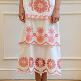 CONJUNTO TOP E SAIA BRANCO COM BORDADOS ROSA