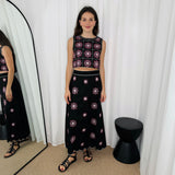 CONJUNTO TOP E SAIA PRETO COM BORDADOS