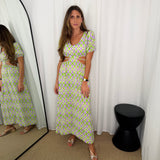 VESTIDO FLORES LILÁS E VERDE
