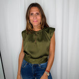 TOP FLUIDO VERDE COM ABERTURA NAS COSTAS