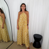 VESTIDO AMARELO ESTAMPADO COM PEDRAS NAS COSTAS