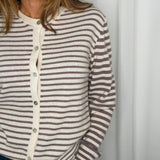 CARDIGAN RISCAS TAUPE E BORDEAUX