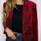 BF - CASACO VELUDO CEREJA COM BORDADOS