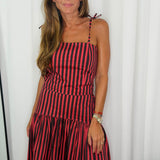 CONJUNTO TOP E SAIA RISCAS
