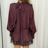 VESTIDO FLUIDO BORDEAUX COM RENDA