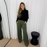 BF - CALÇAS VERDE COM RISCAS