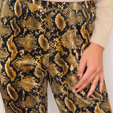 CALÇAS BOCA SINO SERPENTE CAMEL