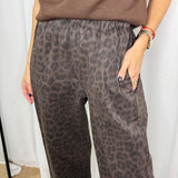 CALÇAS BAGGY ANIMAL PRINT CASTANHO
