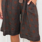 BERMUDAS CASTANHAS POLKA DOTS