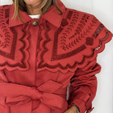 TRENCH COAT TELHA COM GOLA BORDADA