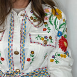 CASACO BRANCO COM BORDADOS