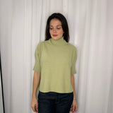 CAMISOLA MALHA MEIA GOLA VERDE PISTACHIO LARGA