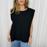 T-SHIRT PRETA OMBREIRAS