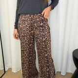 CALÇAS ANIMAL PRINT RISCAS