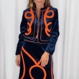 CONJUNTO VELUDO AZUL MARINHO COM BORDADOS LARANJA