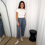 CALÇAS BAGGY ANIMAL PRINT AZUL CLARO