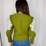 TÚNICA VERDE COM BORDADOS