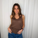 TOP CANELADO CASTANHO