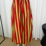 VESTIDO RISCAS CAQUI E CEREJA