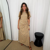 VESTIDO ANIMAL PRINT COM LAÇADA