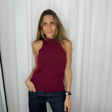 TOP MALHA HALTER BORDEAUX