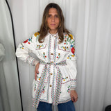 CASACO BRANCO COM BORDADOS