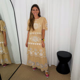 CONJUNTO TOP E SAIA BEGE COM BORDADOS