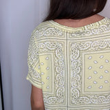 T-SHIRT AMARELO BANDANAS