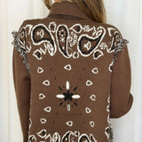 CASACO MALHA BANDANAS CASTANHO