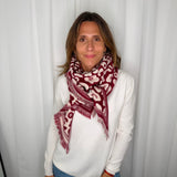 LENÇO BORDEAUX MALHA TRIÂNGULO ANIMAL PRINT