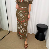 CONJUNTO TOP E SAIA BORDADOS