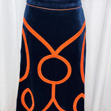CONJUNTO VELUDO AZUL MARINHO COM BORDADOS LARANJA