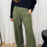 BF - CALÇAS VERDE COM RISCAS