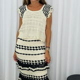 CONJUNTO TOP E SAIA CROCHET CRU E PRETO