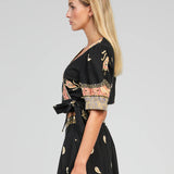 CONJUNTO TOP E SAIA PRETO ESTAMPADOS